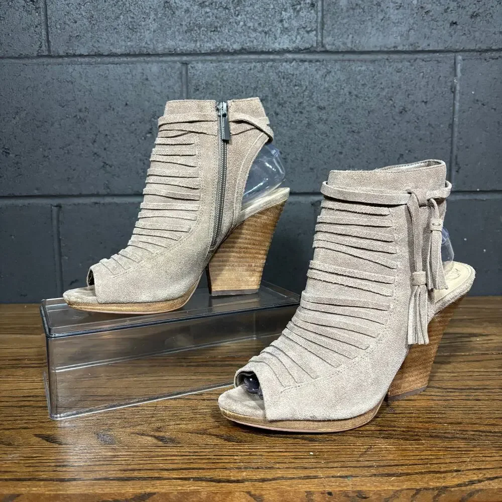 Vince Camuto Janessa Gray Suede Peep Toe Booties Tassel Heel Size 8.5